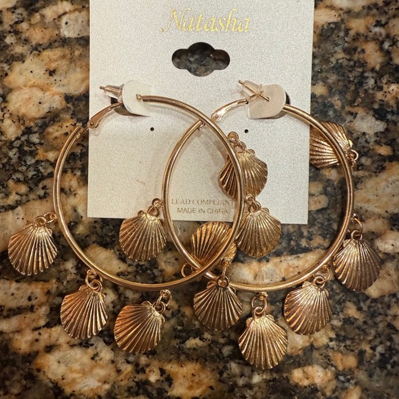 House of Harlow Gold Shell Starfish Charm Bracelet & Natasha Gold Shell Earring - Picture 3 of 8